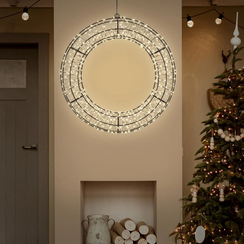 ECD Germany | LED Weihnachtskranz Ø58 cm Warmweiß Weihnachtsdeko mit Lichterkette Lichterkranz Fenster Weihnachtsbeleuchtung Außen 840LED Timer