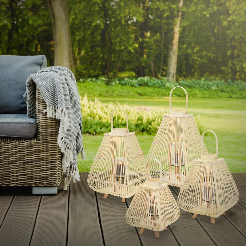 Bambus Laterne, Windlicht H: 45,5 cm Holzfarbe, Boho Gartenlaterne mit Henkel & Glaseinsatz, Flechtoptik Kerzenhalter