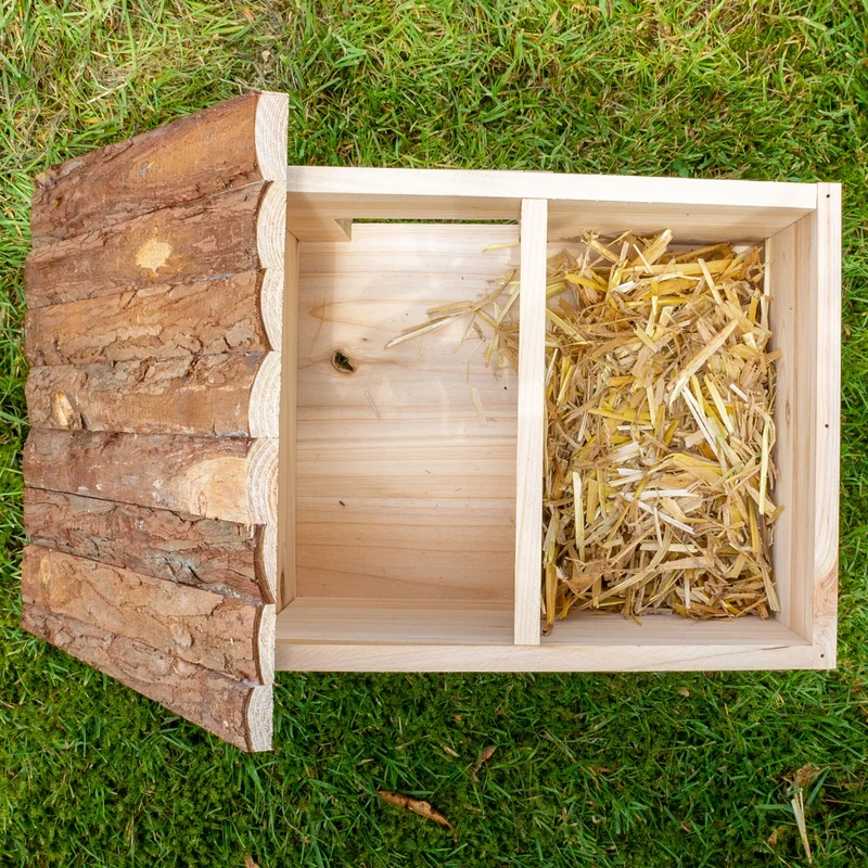 Igelhaus 30x24x21 cm Braun aus Kiefernholz